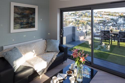 Guest Lounge closed Terrace door.jpg